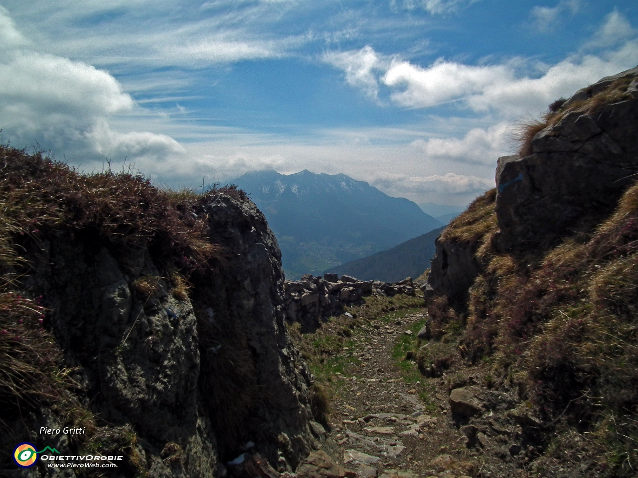 58 Scendendo con vista in Alben.JPG